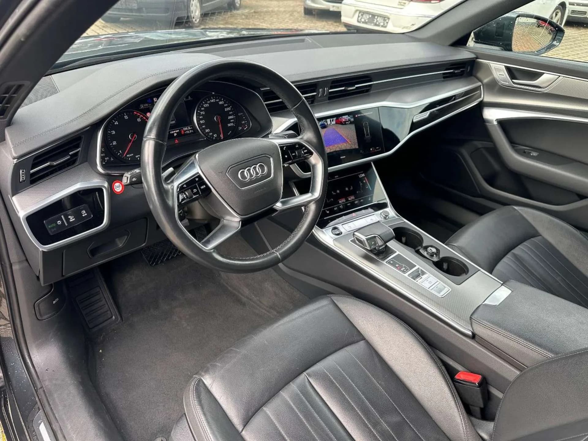 Audi A6 фото 5