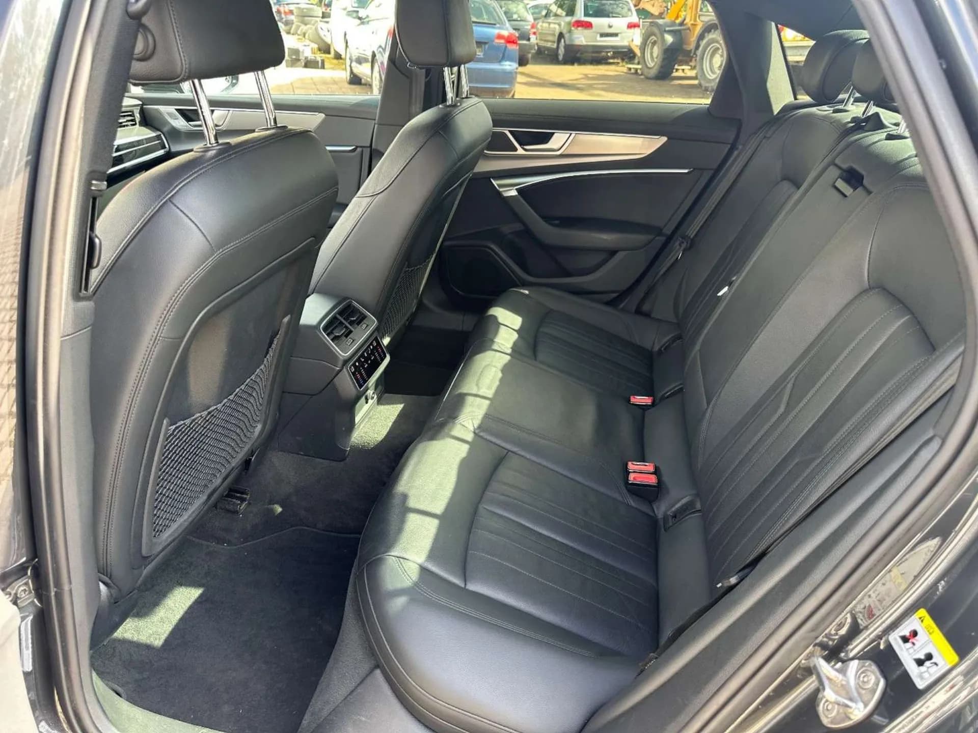 Audi A6 фото 9