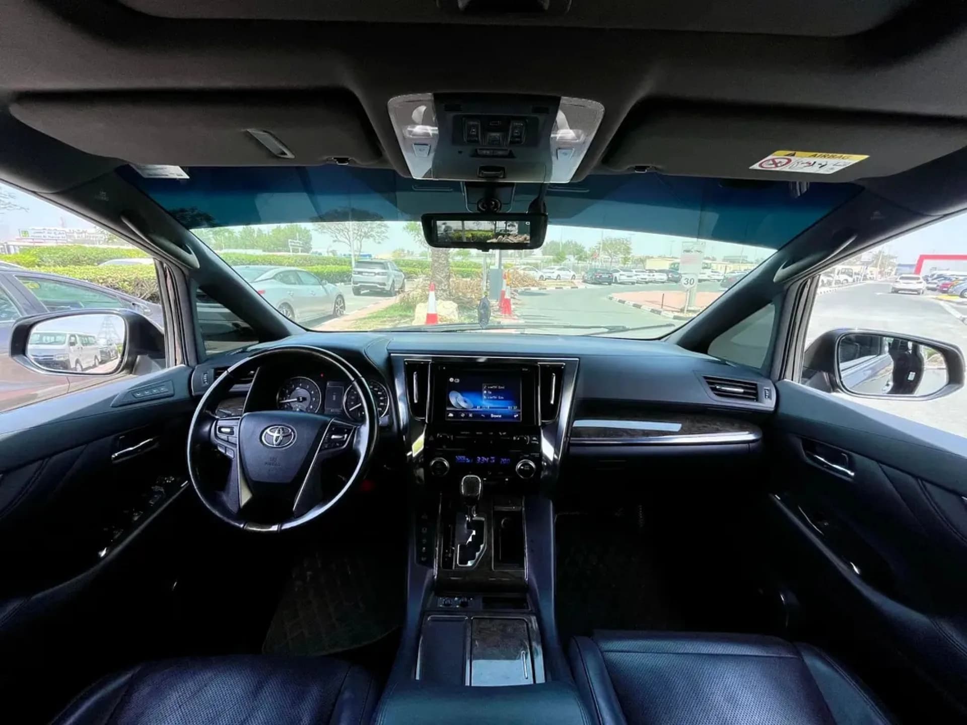 Toyota Alphard фото 9