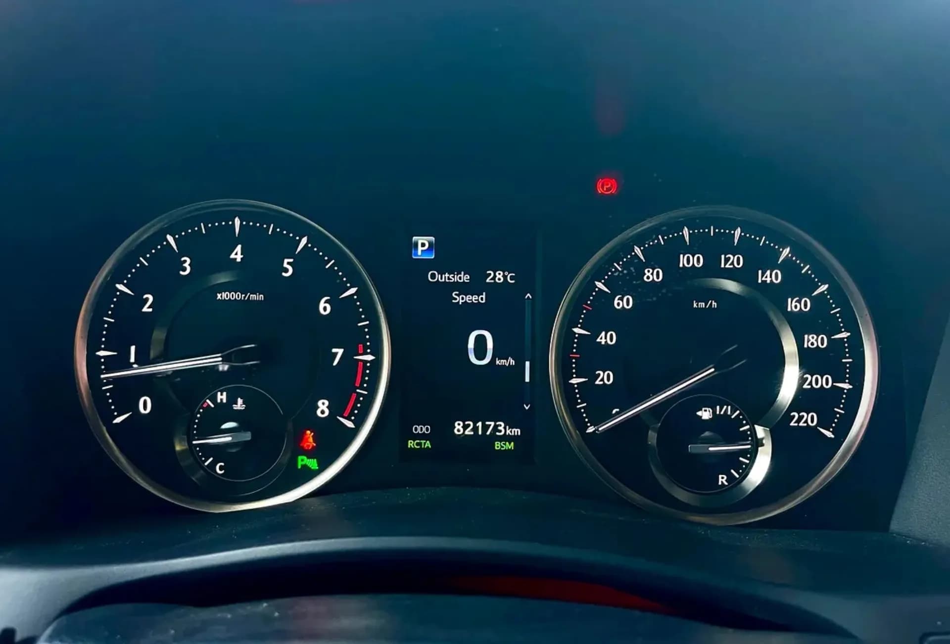 Toyota Alphard фото 12