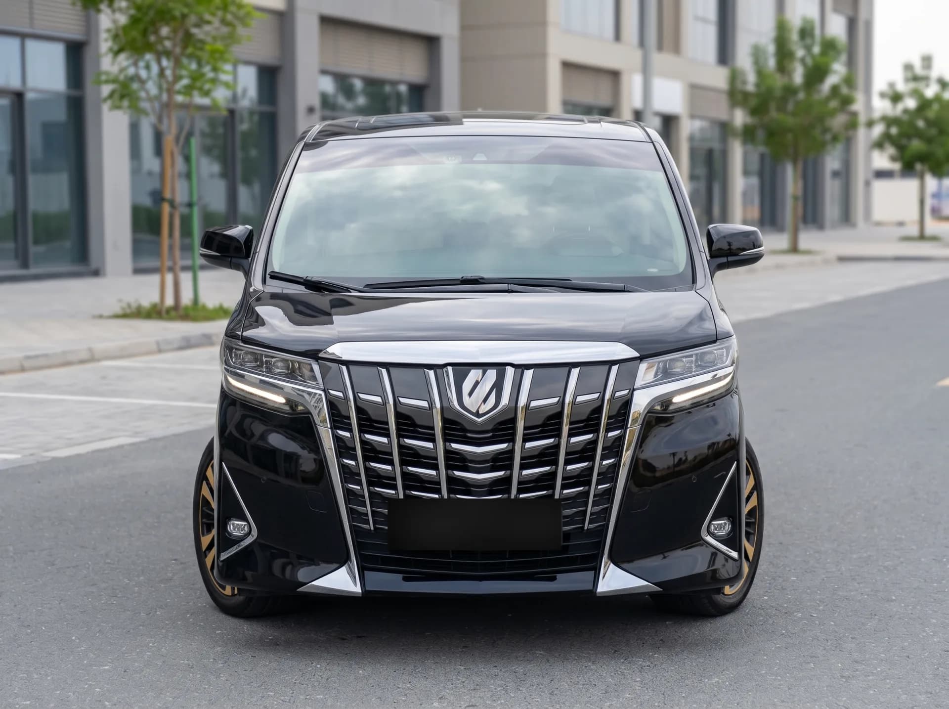Toyota Alphard фото 2