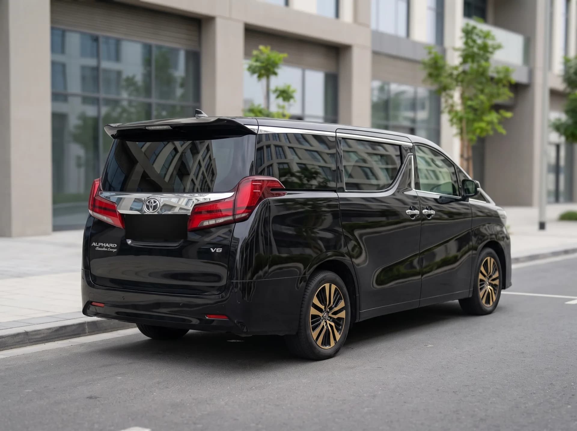 Toyota Alphard фото 3