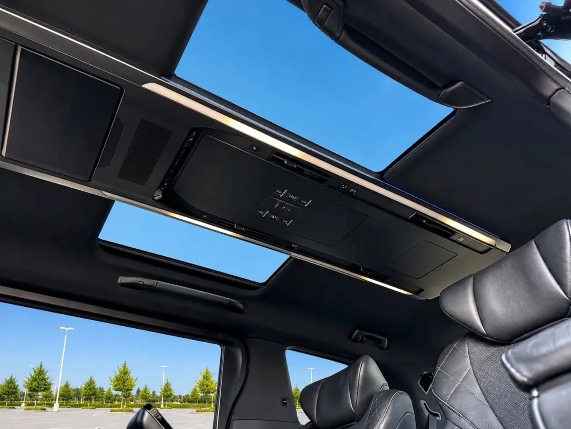 Toyota Alphard фото 8