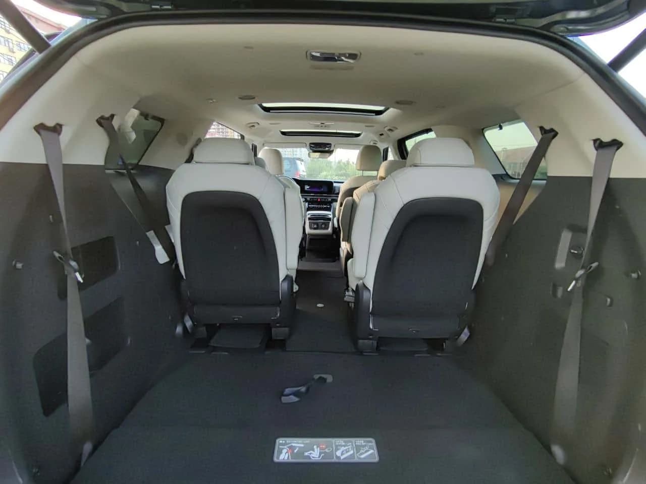 Kia Carnival фото 14