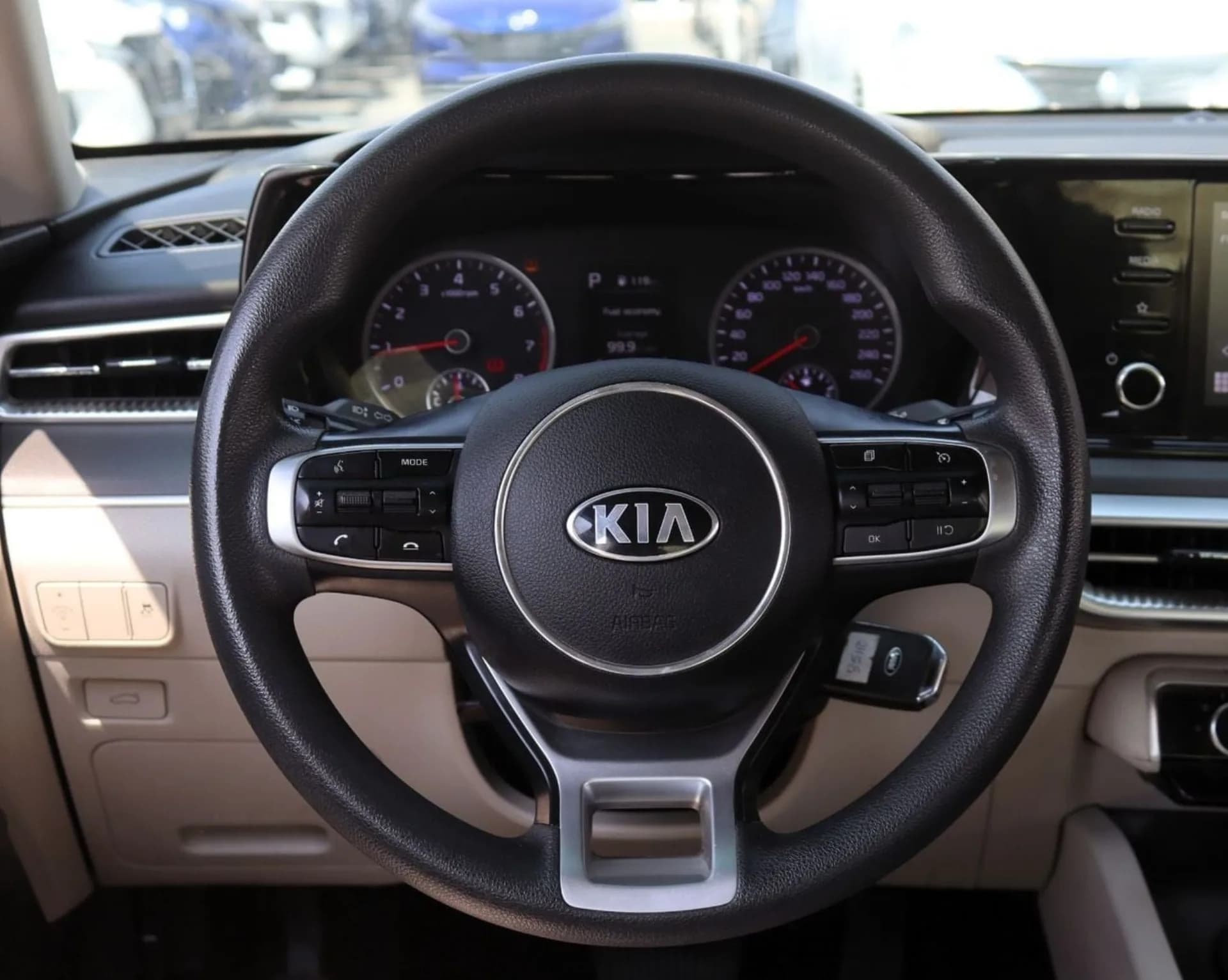 Kia K5 фото 10